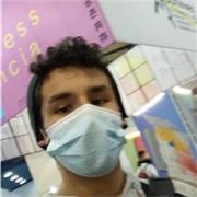 Estudiante de bachillerato que ofrece refuerzos en las materias de ciencias naturales, matemáticas, química, biología y física a los chicos desde grado primero hasta grado 10